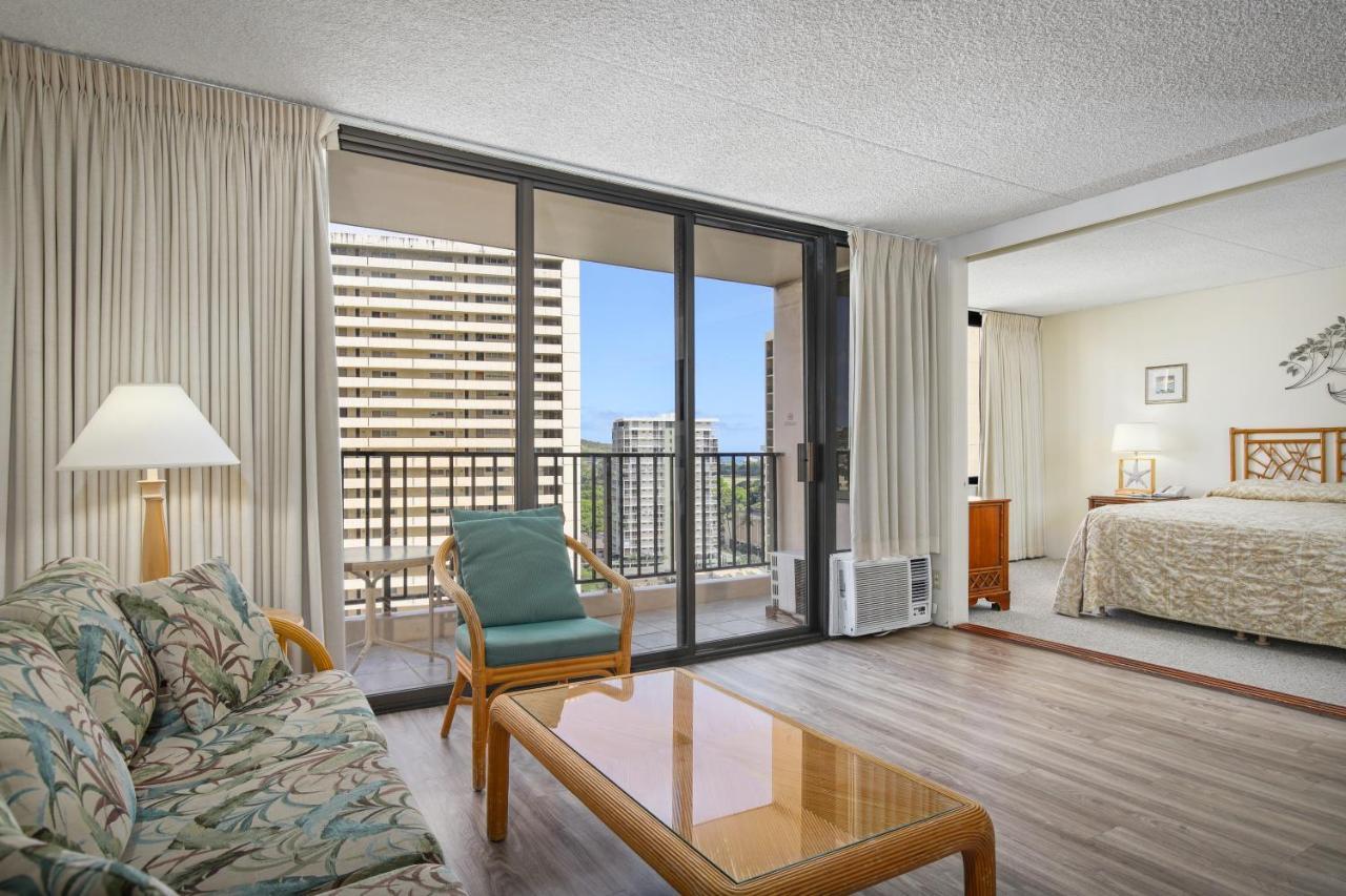 Aparthotel Aston At The Waikiki Banyan Honolulu Esterno foto