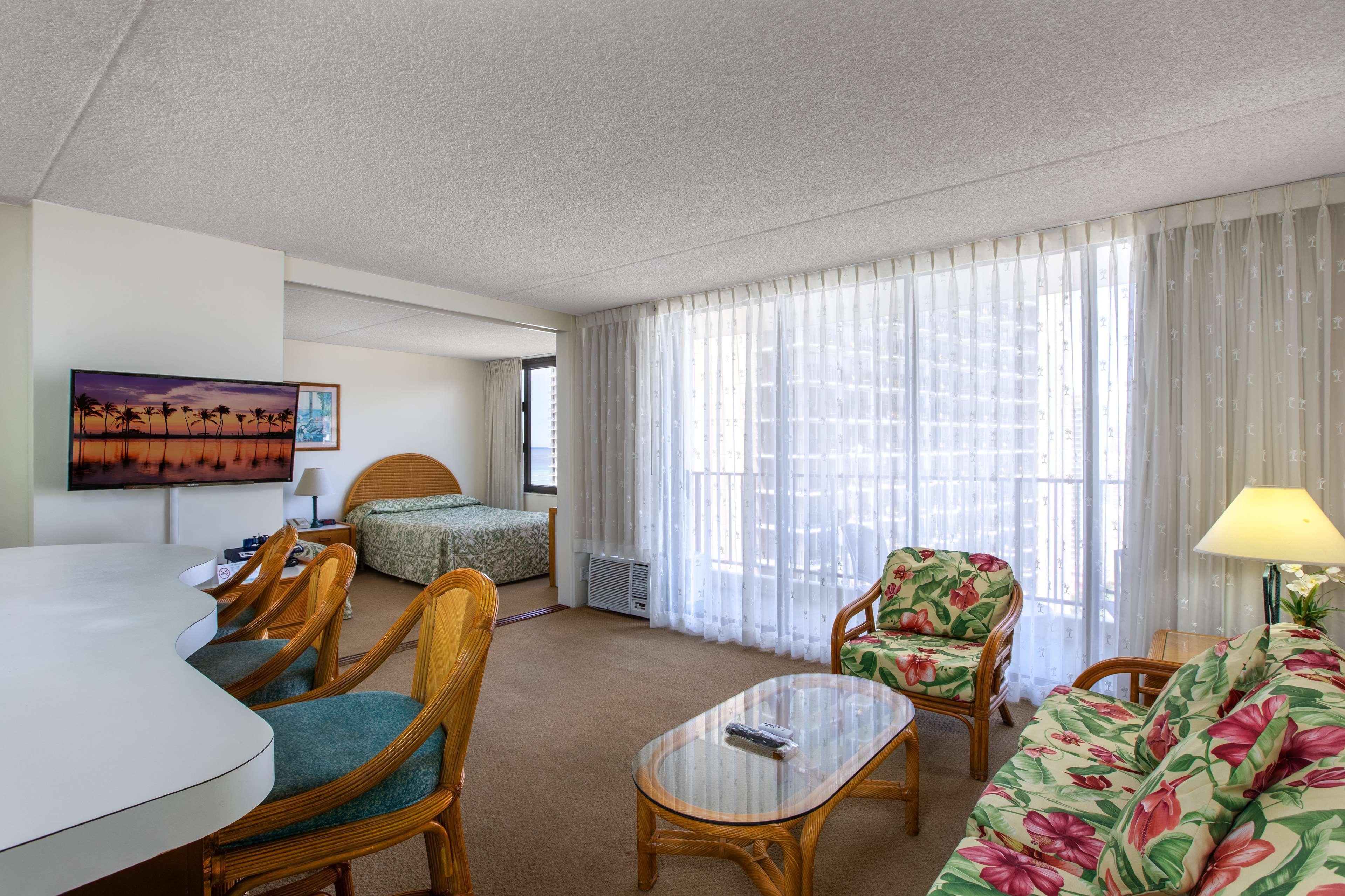 Aparthotel Aston At The Waikiki Banyan Honolulu Esterno foto