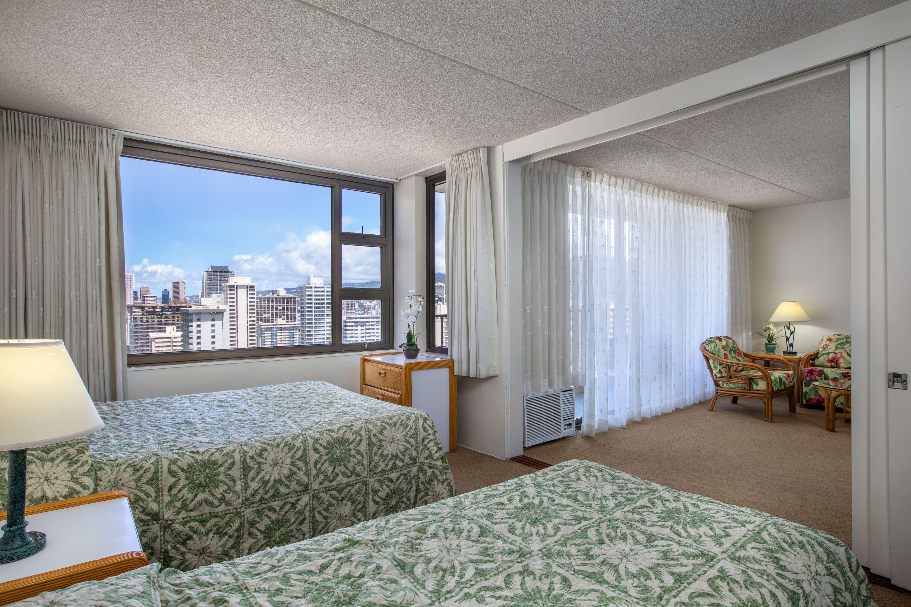 Aparthotel Aston At The Waikiki Banyan Honolulu Esterno foto