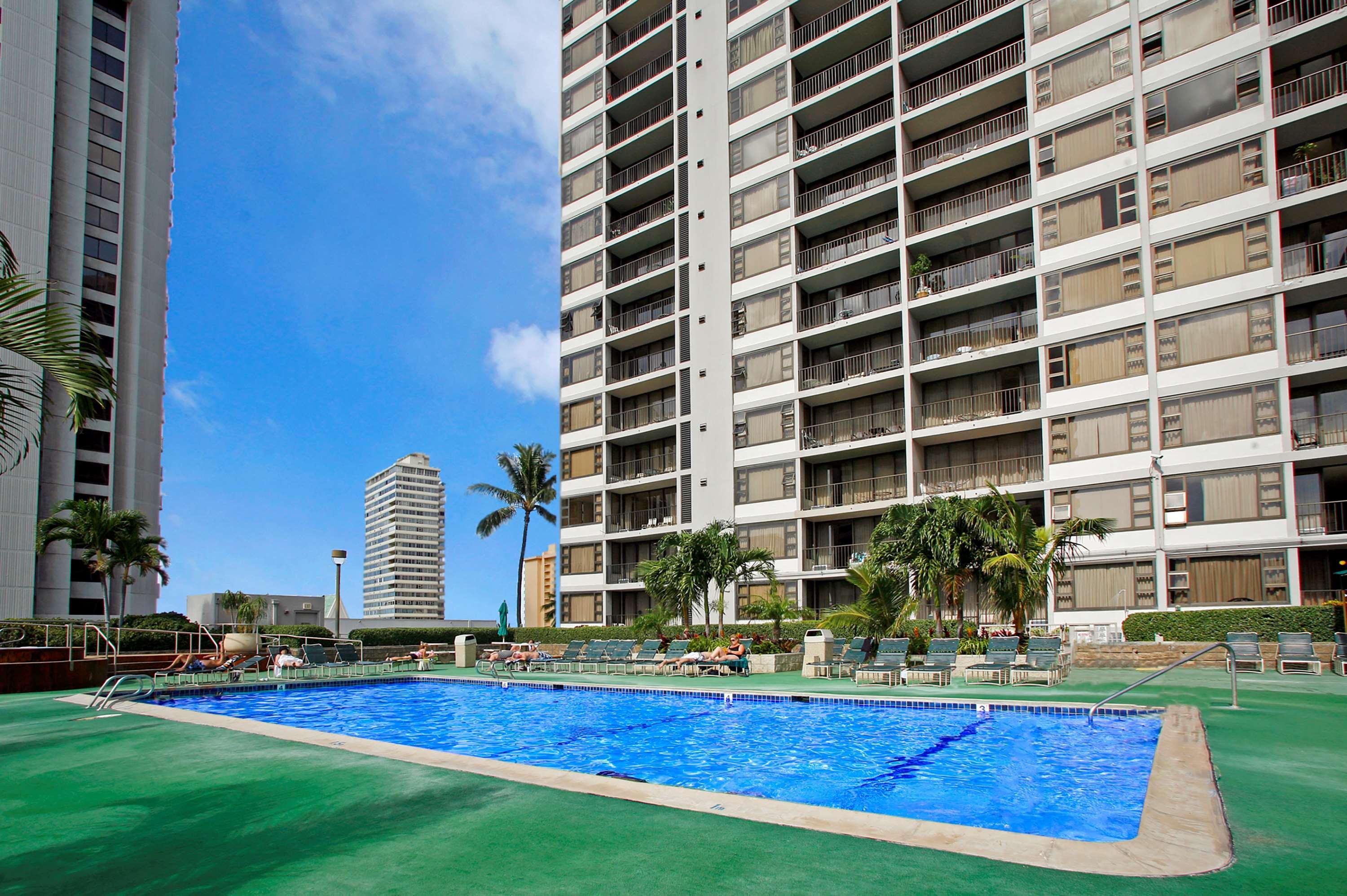Aparthotel Aston At The Waikiki Banyan Honolulu Esterno foto