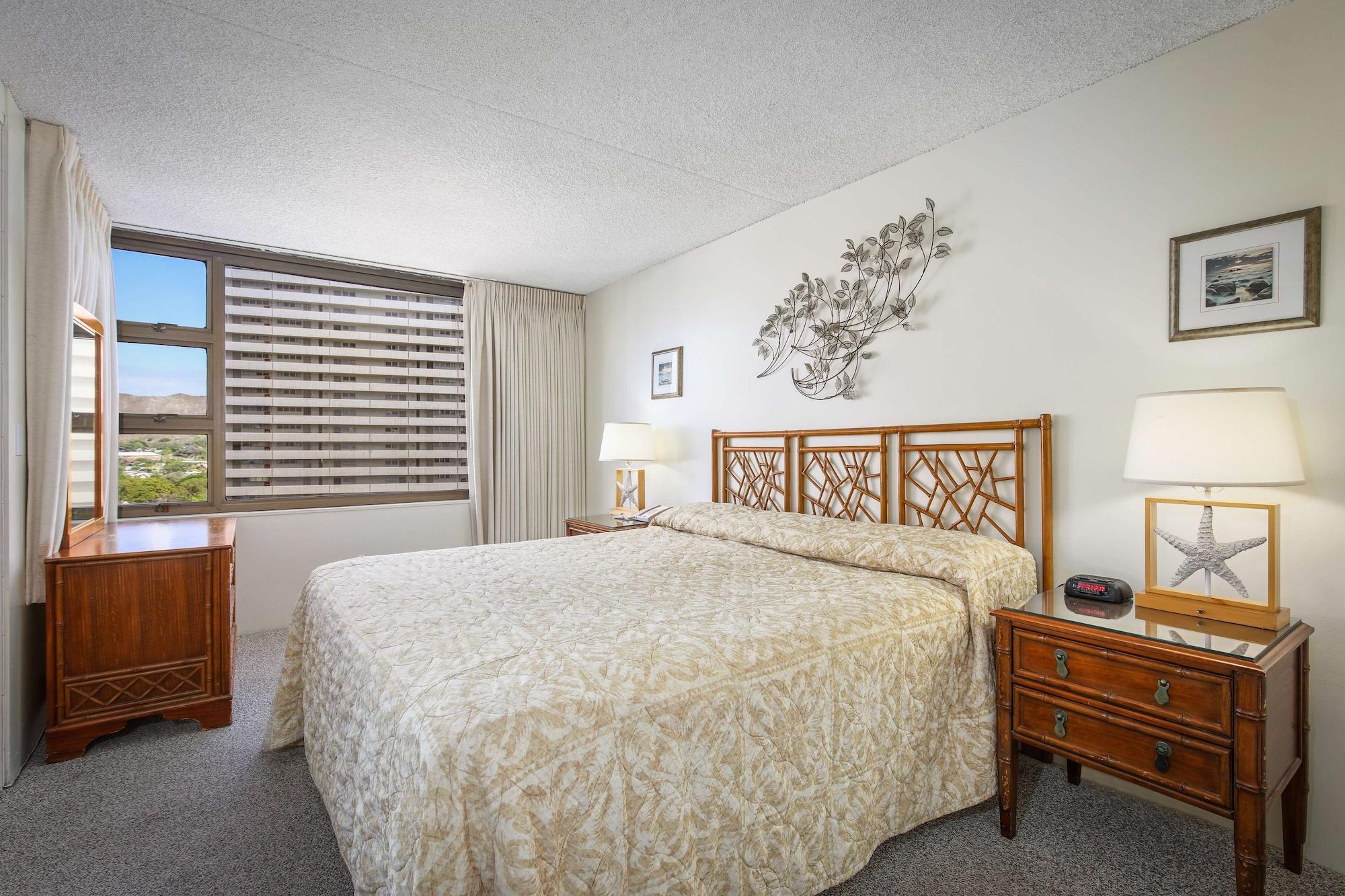 Aparthotel Aston At The Waikiki Banyan Honolulu Esterno foto