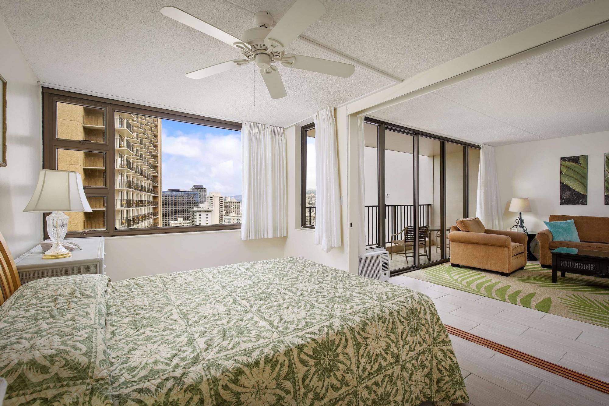 Aparthotel Aston At The Waikiki Banyan Honolulu Esterno foto